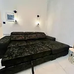 1bed Maisonette In Bugibba Square By Homely Apartament St Paul's Bay