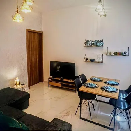 Apartamento 1bed Maisonette In Bugibba Square By Homely *