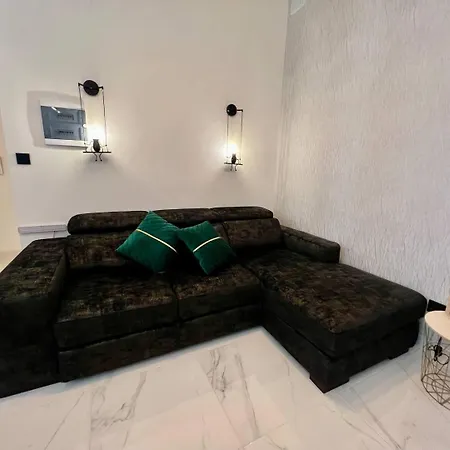 Apartment 1bed Maisonette In Bugibba Square By Homely St. Paul's Bay