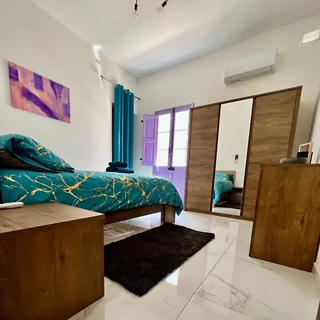 Apartament 1bed Maisonette In Bugibba Square By Homely *