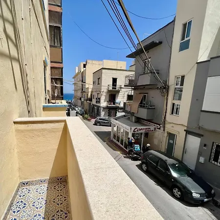 Apartamento 1bed Maisonette In Bugibba Square By Homely St. Paul's Bay