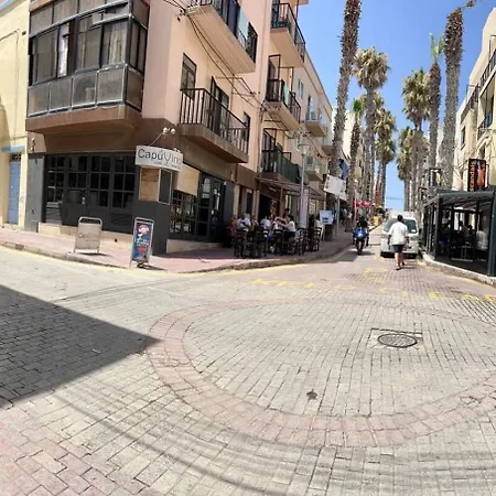 Appartement 1bed Maisonette In Bugibba Square By Homely