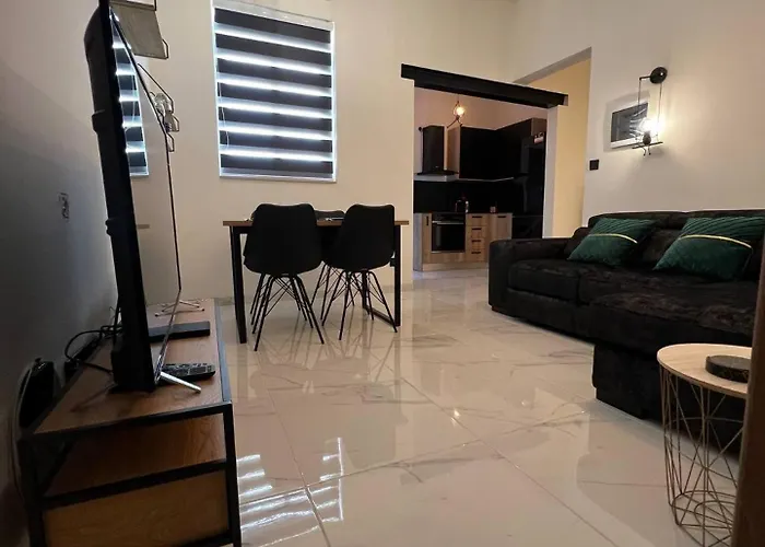 1bed Maisonette In Bugibba Square By Homely Apartman San Pawl il-Baħar