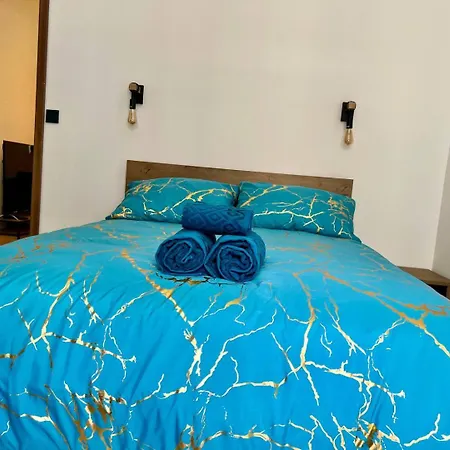 公寓 1bed Maisonette In Bugibba Square By Homely