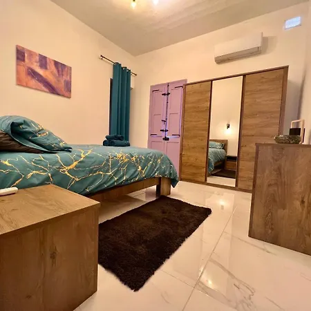 1bed Maisonette In Bugibba Square By Homely Appartement San Pawl il-Baħar