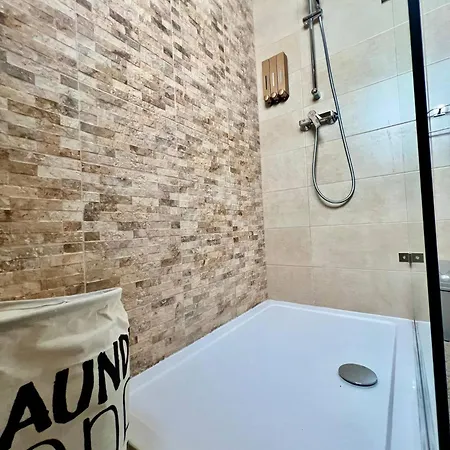 1bed Maisonette In Bugibba Square By Homely * 圣保罗湾城